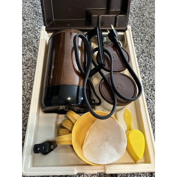 Vintage Empire Kar-n-Home 16pc Travel Kit Coffee Maker‎ Model #1670-25; - Picture 5 of 9